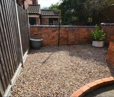 3 bedroom terraced house to rent - Photo 3