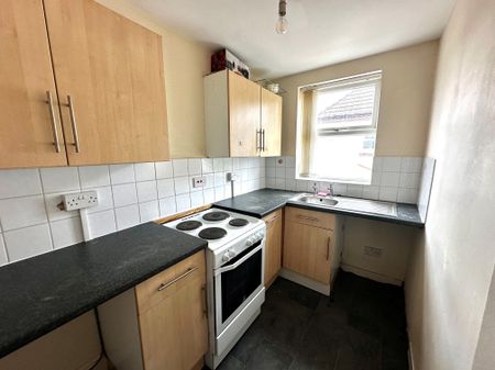 Waverley Grove, Birkenhead - Photo 3