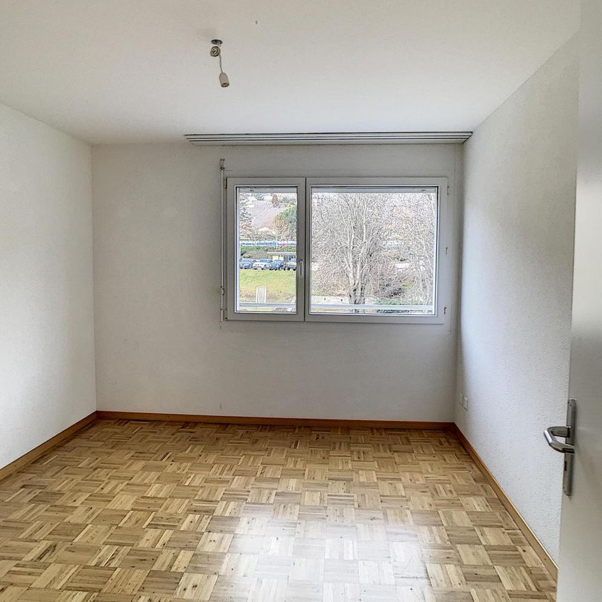 Lumineux appartement de 4.5 pièces au 4ème étage, avec jolie vue - Foto 1