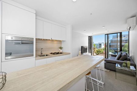 Your Ideal Fully Furnished Home Awaits in St Kilda! - Photo 5