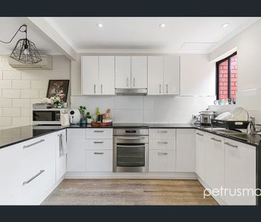 Fully Furnished Two Bedroom Unit - Photo 5