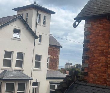 3 bedroom mews to rent - Photo 6