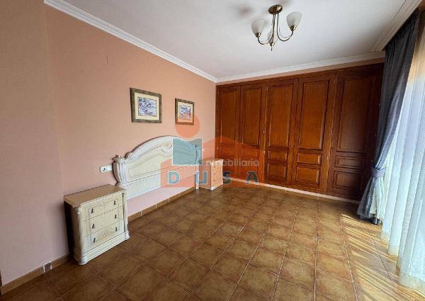 ALQUILER ADOSADA EXCLUSIVA | 2.700 €, 277 m²