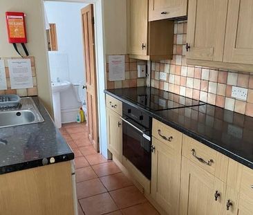 3 bedroom terraced house to rent - Photo 5