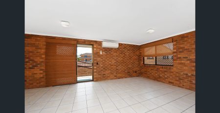 McGrath Mooloolaba proudly present this 3 bedroom Unit, located on the gorgeous Mooloolaba Canals! - Photo 5