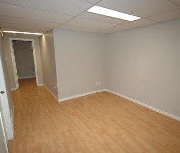 Convenient 2-Bed Basement Suite in Mayfield area - Photo 6