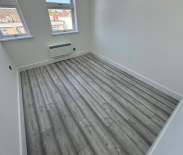 3 bedroom flat to rent - Photo 3