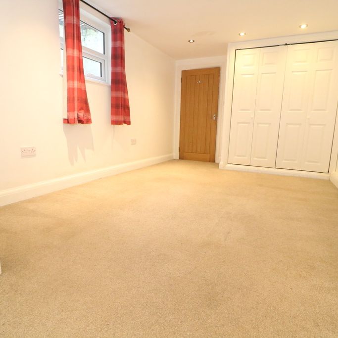 High Street, Dorking, RH4 - Photo 1