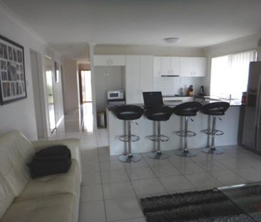 Four Bedroom Home with 2 Living Areas In Quiet Ormeau Street. - Photo 2
