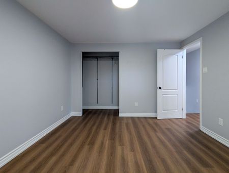For Lease - 7 Burbank Pl Place Unit# MAIN, Barrie, Ontario - Photo 2