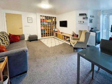 Magretian Place, Cardiff, CF10 - Photo 2