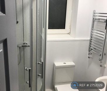 Studio to rent - Photo 6