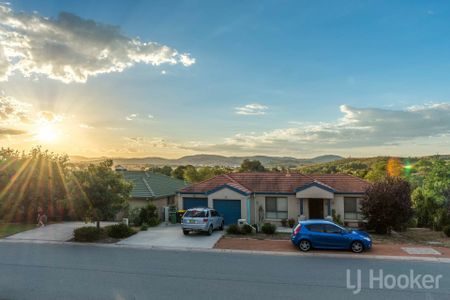 Immaculate Three Bedroom Ensuite Home in Jerrabomberra - Photo 2