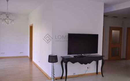 Dom z ogrodem w sercu Warszawy - Zdjęcie 5