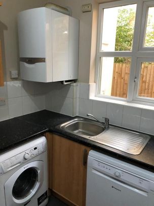 5 bedroom terraced house to rent - Photo 1