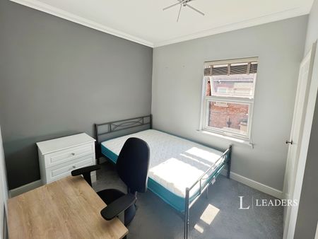 1 bedroom property to rent Lincoln Road, Peterborough, Cambridgeshire, PE1 - Photo 2