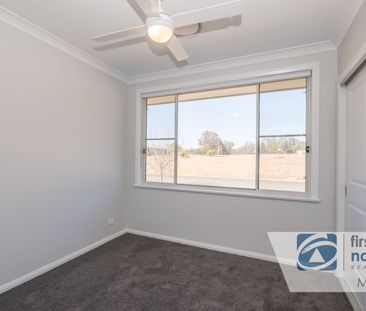 BEAUTIFUL FAMILY HOME - Photo 5