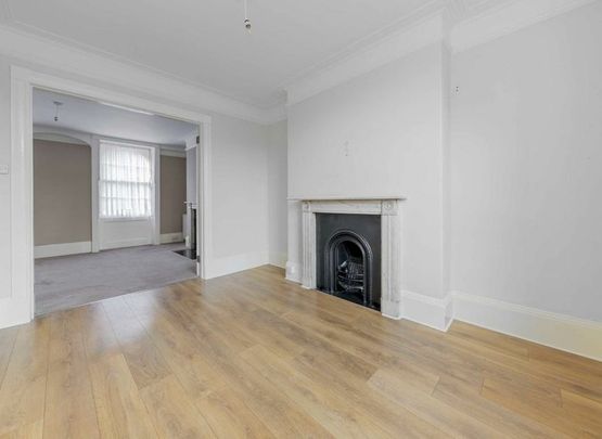 Camden Street - Photo 1