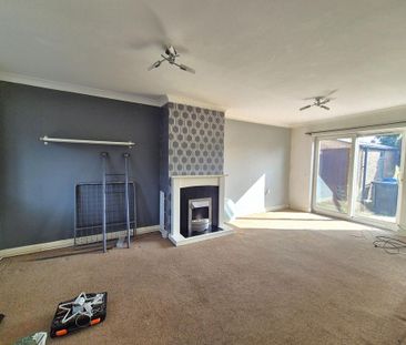 3 bedroom terraced house to rent - Photo 6