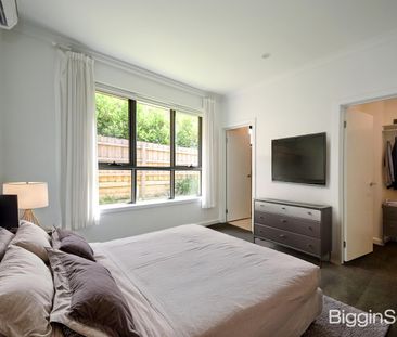 Spacious Three-Bedroom Retreat Moments from The Glen - Photo 1