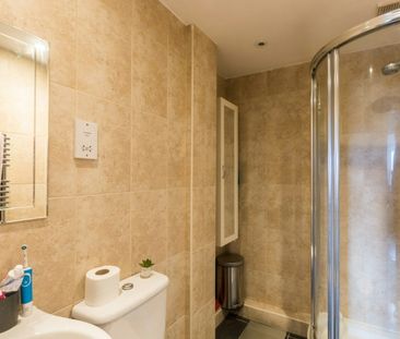 Flat to rent on - Photo 4