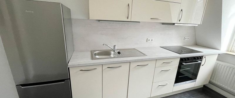 3-Raum-Dachgeschosswohnung zentrumsnah von Aue zu vermieten - Photo 1