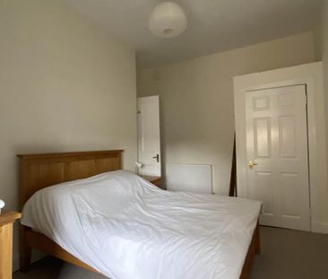 4 bedroom flat to rent - Photo 5
