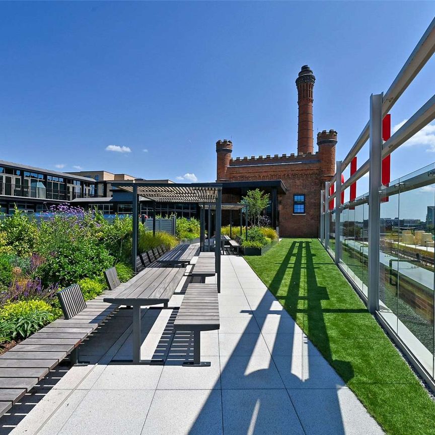 A brand new four bedroom house with car parking and roof terrace in the much sought after Horlicks Quarter development. - Photo 1