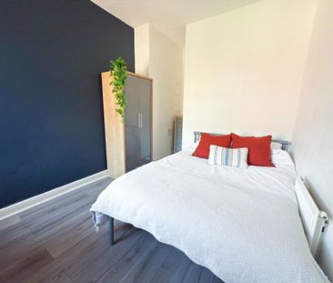 3 bedroom end of terrace house to rent - Photo 3