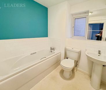 2 bedroom flat to rent - Photo 6