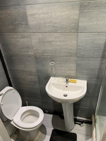 Manchester Road East - Photo 4