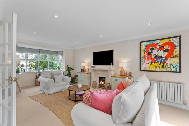 4 bedroom detached house to rent - Photo 1