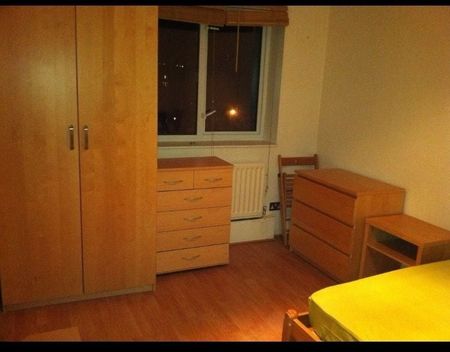 Room in a Shared Flat, Busby House, SW16 - Photo 5