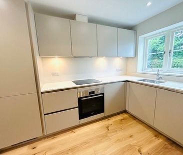 2 bedroom end of terrace house to rent - Photo 2