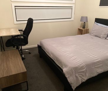 Altona Meadows - Photo 2