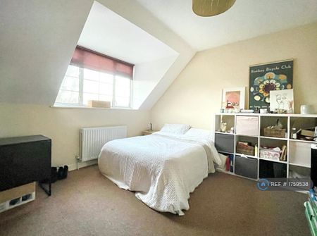 2 bedroom flat to rent - Photo 4