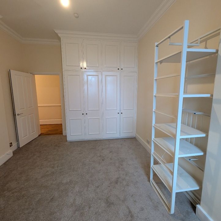 3 Bed Flat, Cunningham Court, W9 - Photo 1