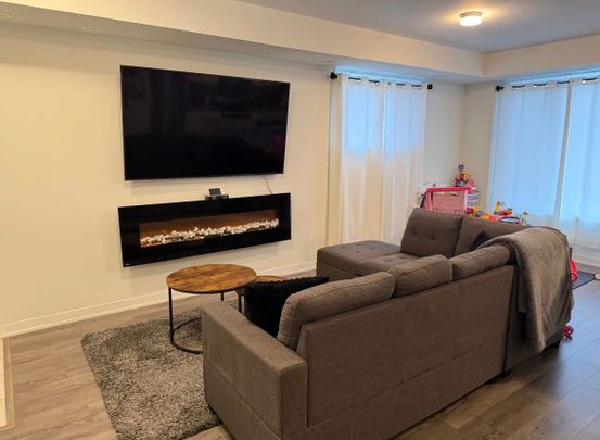 For Lease - 3405 Ridgeway Drive Unit# 2, Mississauga, Ontario - Photo 1