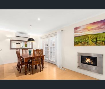 8 Kirrum Close, Wantirna South, Vic 3152 - Photo 1