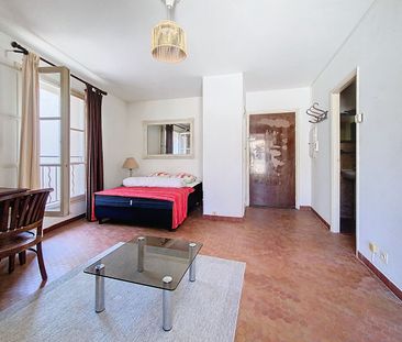 A LOUER AVIGNON INTRA MUROS (84000) : charmant studio en dernier ét... - Photo 1