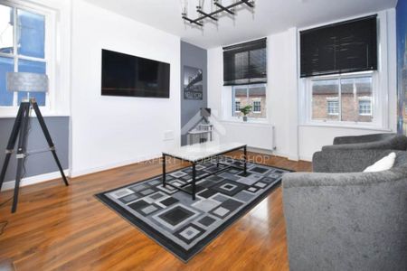 1 bedroom in a house share to rent - Photo 2