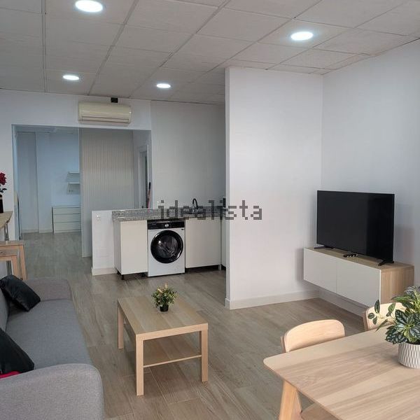 Alquiler de piso en Calle Vandelvira - Photo 1