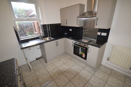 2 bedroom terraced house to rent - Photo 3