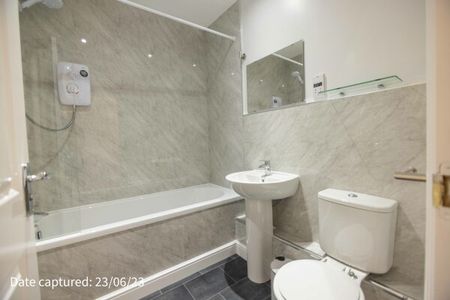 24 Phoenix Boulevard - Photo 3