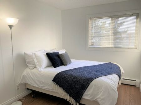 Edmonton Furnished Condo Rental in Sweet Grass - Newly Renovated Condo in Southwest Edmonton - Photo 5
