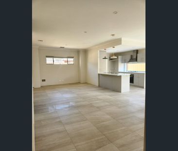 MODERN BEDFORD LIVING | WALK TO CAFÉS, SHOPS & TRANSPORT - Photo 5