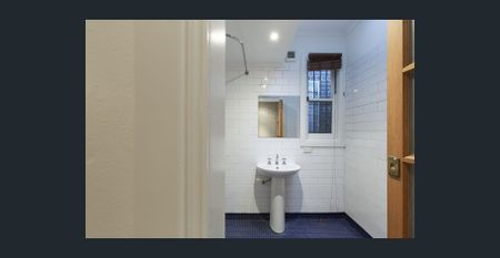 Modern, three bedroom terrace - Photo 5