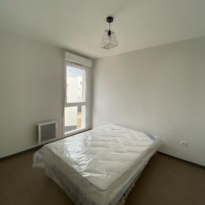 Location Appartement 1 pièce Meublé 36m² LA ROCHELLE 17000 - Photo 2