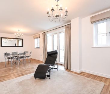 4 bedroom link detached house to rent - Photo 1