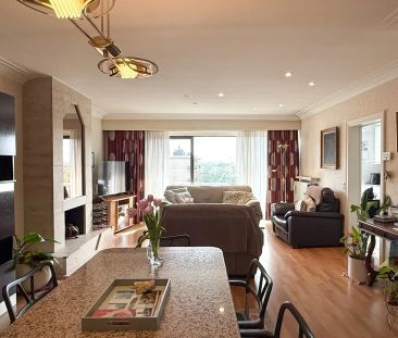 Appartement met twee slaapkamers en twee terrassen in het centrum v... - Photo 1